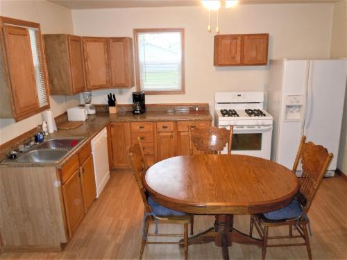 815 W 10th 